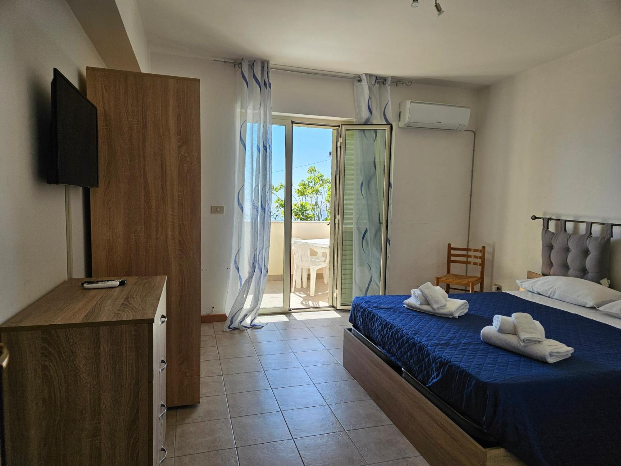 Appartement Family House Letojanni Taormina Extérieur photo