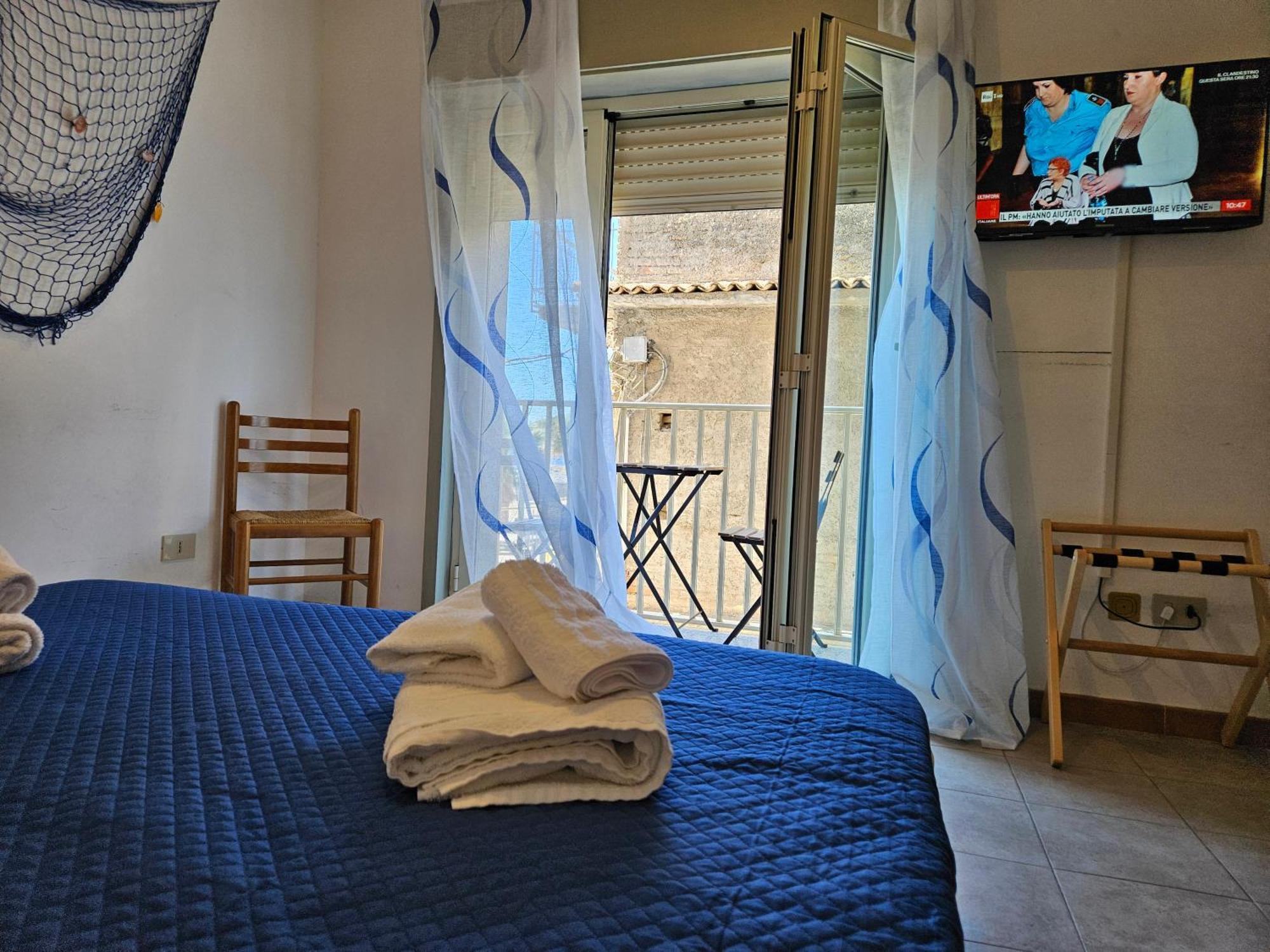 Appartement Family House Letojanni Taormina Extérieur photo